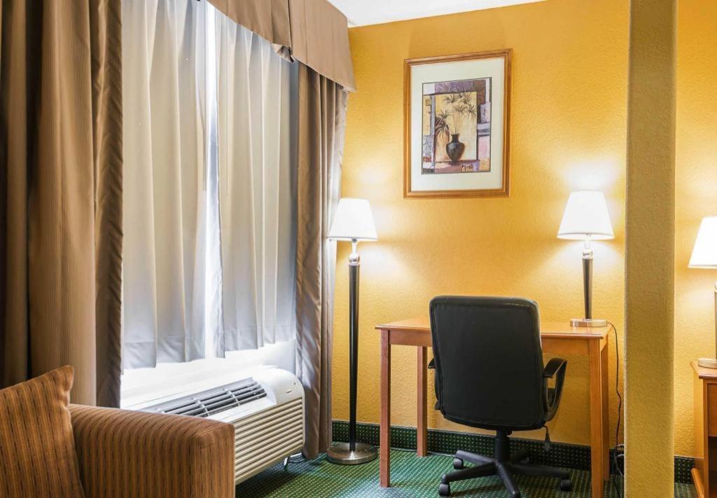 Quality Inn & Suites Franklin Eksteriør bilde